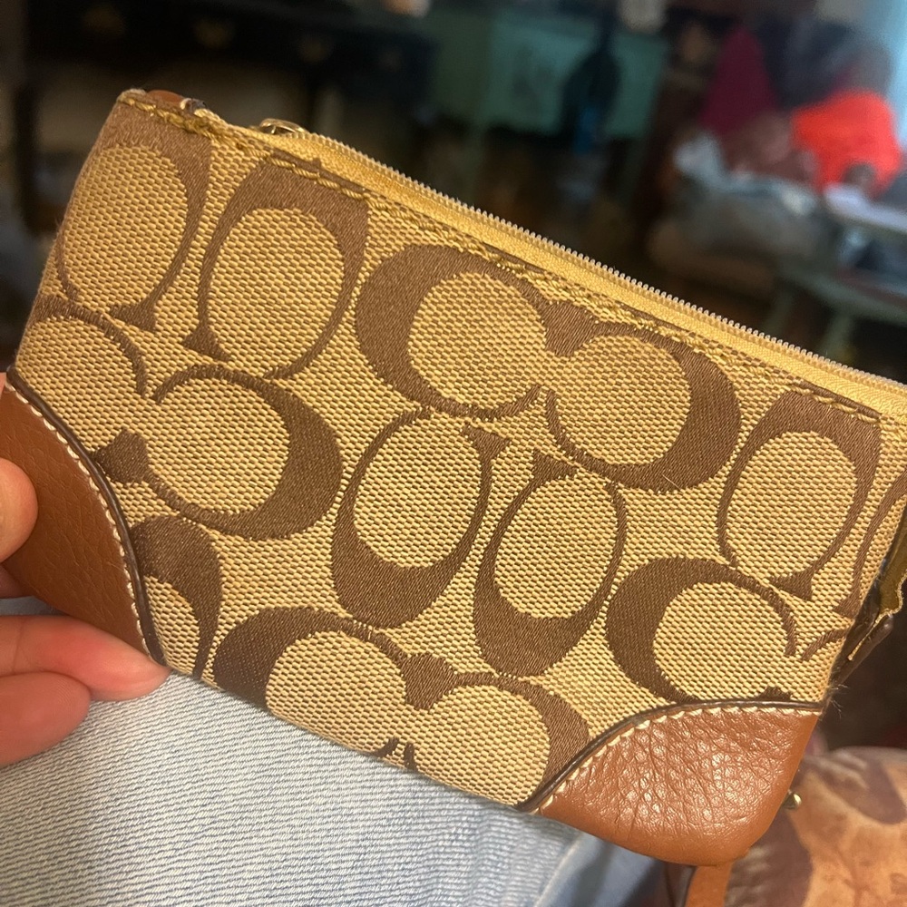 Coach Signature Canvas Wristlet - Tan/Brown